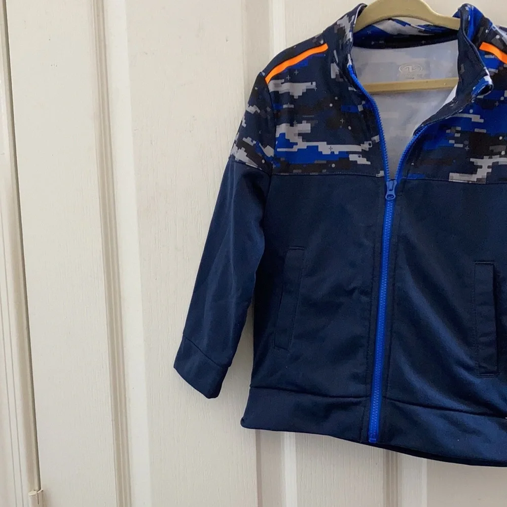 FINAL MARKDOWN Boys athletic works jacket 4t